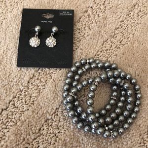 Gray pearlescent bracelet and earring set